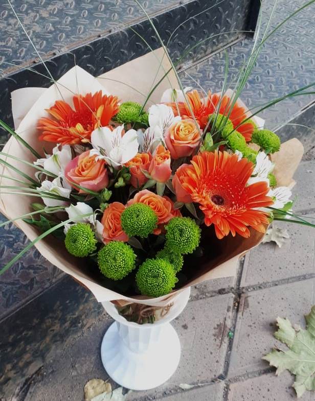 Букет цветов из: Герберы, Хризантемы, Альстромерии и Розы в Камбарке