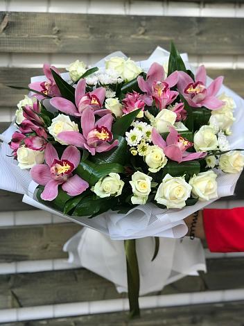 Букет цветов из: Розы и Хризантемы в Камбарке