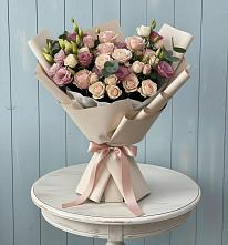 Букет цветов из:  Розы и Лизиантусы в Камбарке