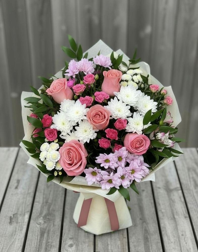 Букет цветов из: Альстромерии, Гвоздики, Розы и Хризантемы в Камбарке