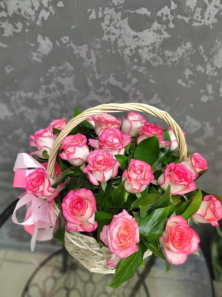Цветочная композиция из Розы в корзине в Камбарке