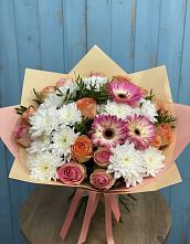 Букет цветов из:  Розы, Герберы и Хризантемы в Камбарке
