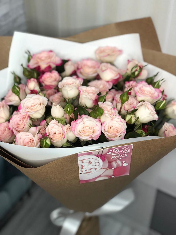 Букет цветов из: Розы в Камбарке