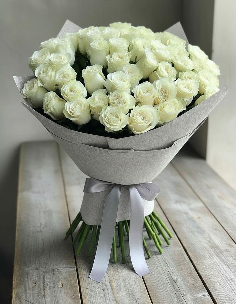Букет 35 Белых роз в Камбарке