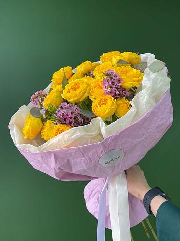 Букет Кустовые желтые розы в Камбарке