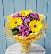 Букет цветов из:  Хризантемы и Герберы в Камбарке