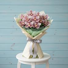 Букет цветов из:  Орхидеи и Розы в Камбарке