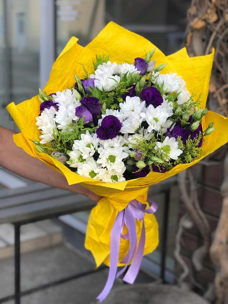 Букет цветов из: Ирисы, Хризантемы и Ромашки в Камбарке