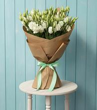 Букет цветов из:  Лизиантусы в Камбарке