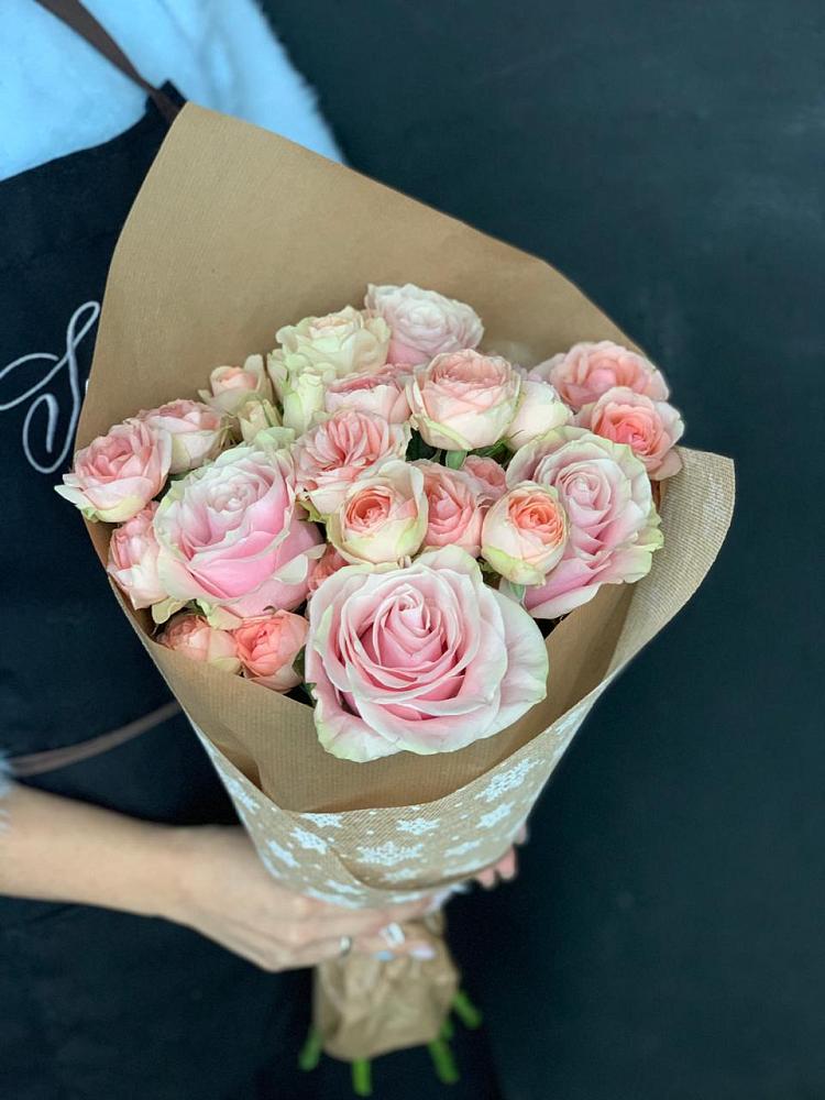 Букет цветов из: Хризантемы и Розы в Камбарке