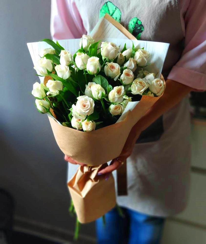 Букет цветов из: Розы в Камбарке