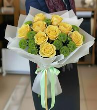 Букет цветов из:  Хризантемы и Розы в Камбарке