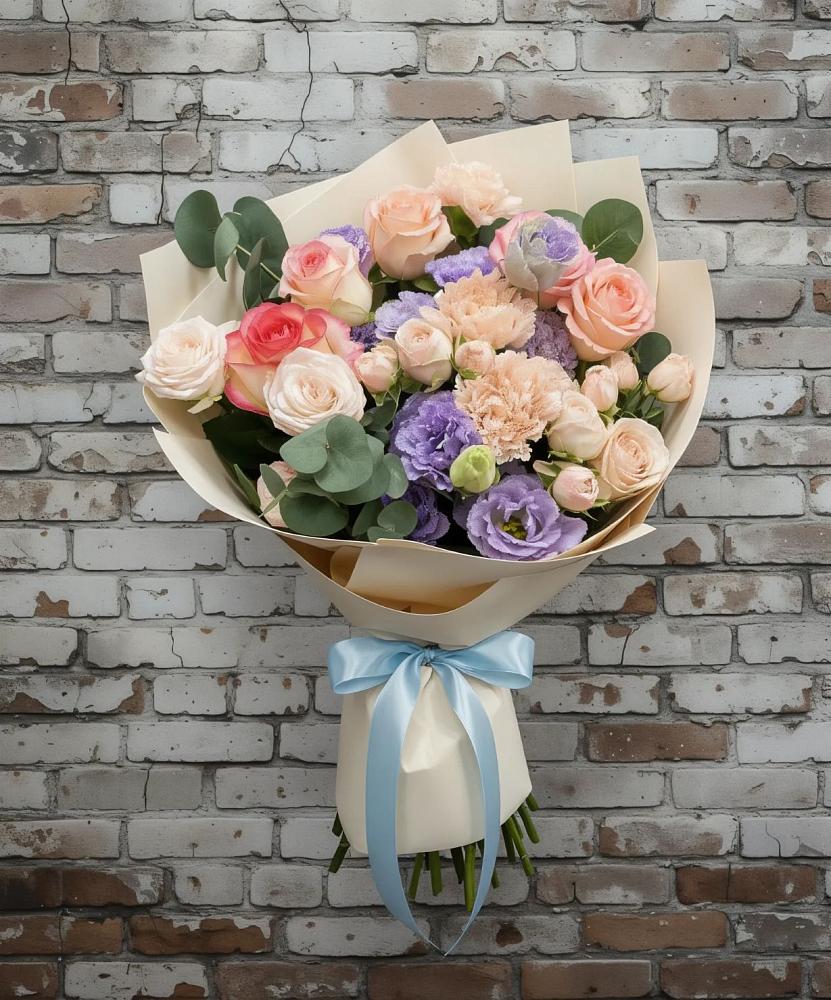 Букет цветов из: Розы, Лизиантусы и Гвоздики в Камбарке