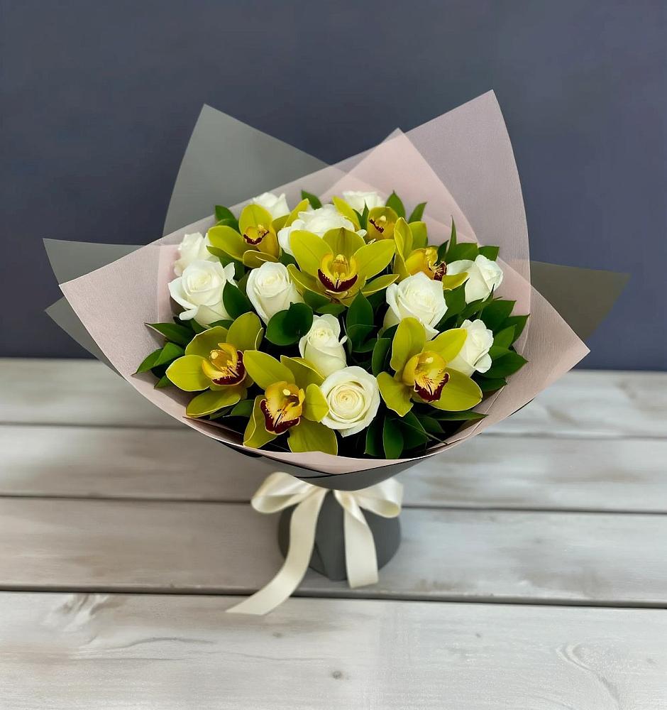 Букет цветов из: Орхидеи и Розы в Камбарке