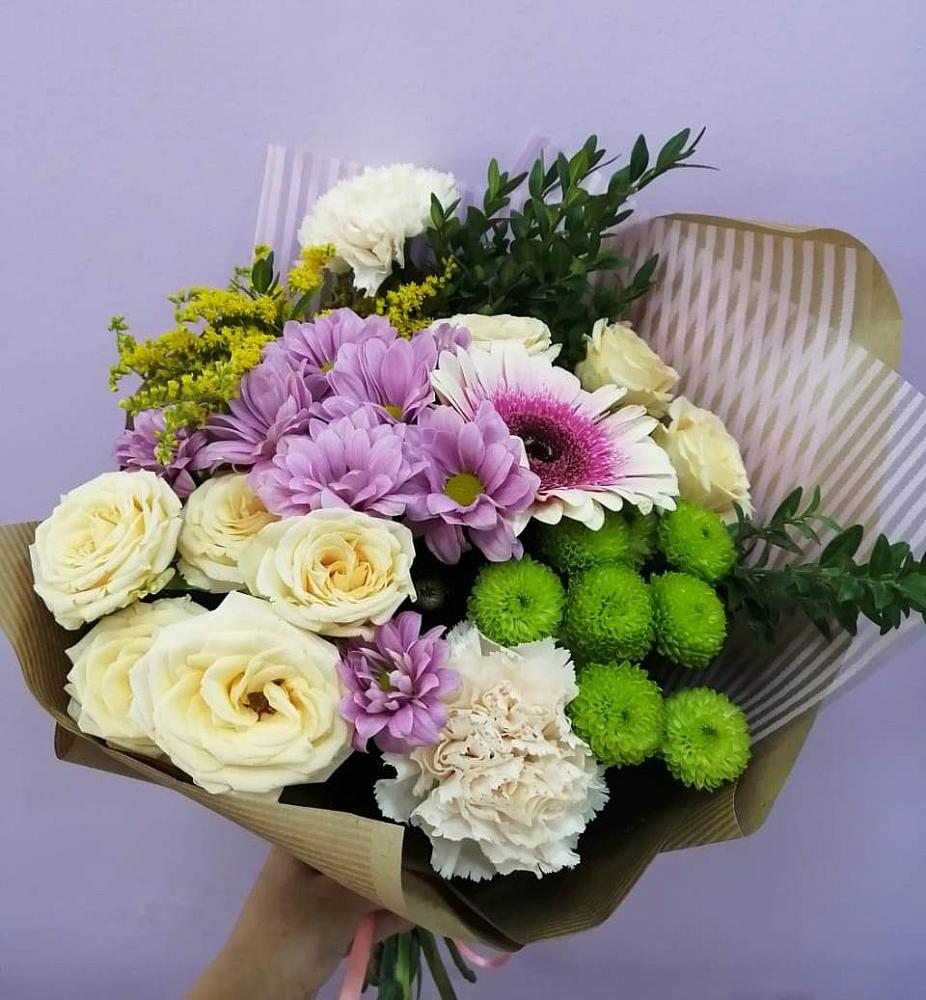 Букет цветов из: Хризантемы, Розы, Гвоздики и Герберы в Камбарке