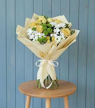 Букет цветов из:  Хризантемы и Розы в Камбарке