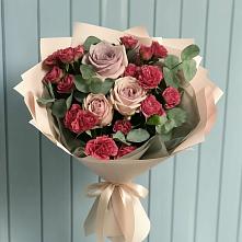 Букет цветов из:  Гвоздики и Розы в Камбарке