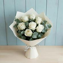 Букет Белые розы в Эвкалипте в Камбарке