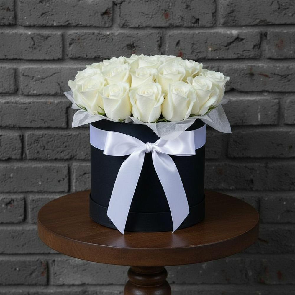 Цветочная композиция из Розы в шляпной коробке в Камбарке