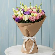 Букет цветов из:  Лизиантусы в Камбарке