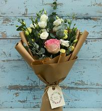 Букет цветов из:  Розы и Лизиантусы в Камбарке