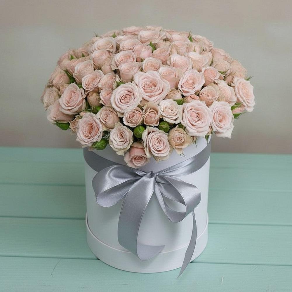 Цветочная композиция из Розы в шляпной коробке в Камбарке